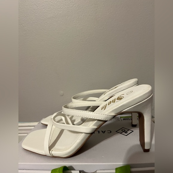 SHEIN Asymmetric Strappy Straight Heel. Size: 7 - Picture 2 of 5